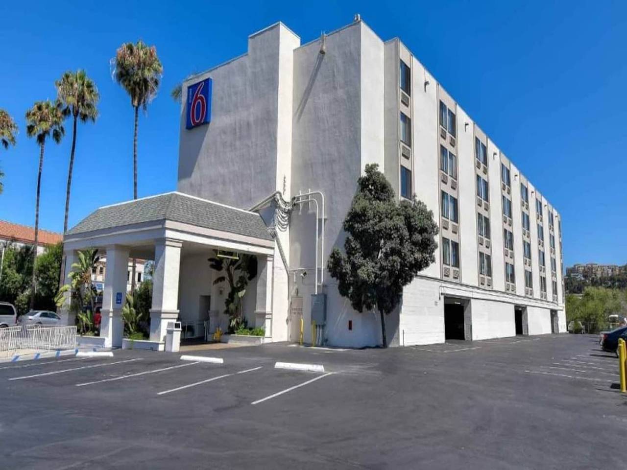 Apartamento entero, 1 Cama Queen | Ducha De Ada/ri/mini Nevera in San Diego, San Diego County