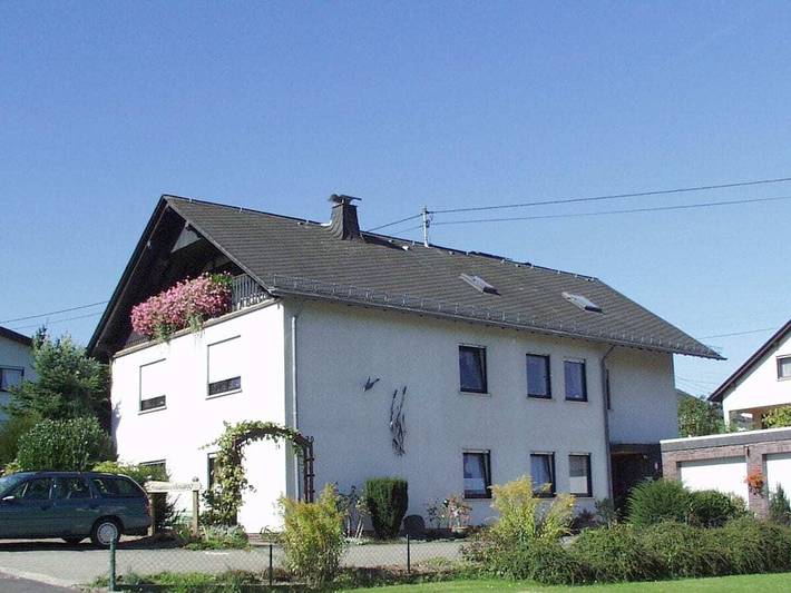 Ferienhaus für 4 Personen, mit Terrasse in Ulmen