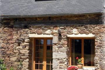 Gîte pour 2 personnes, avec jardin et terrasse à Pommerit-Jaudy