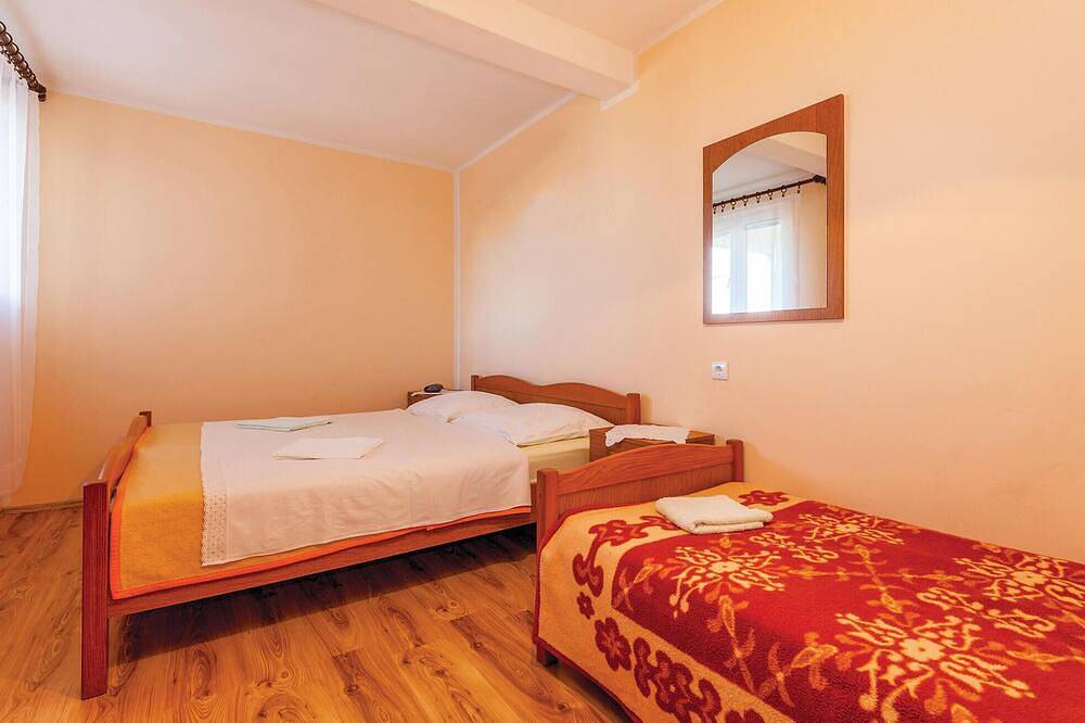 Geheel appartement, Prachtig appartement in Sveti Juraj in Sveti Juraj, Velebit Nature Park