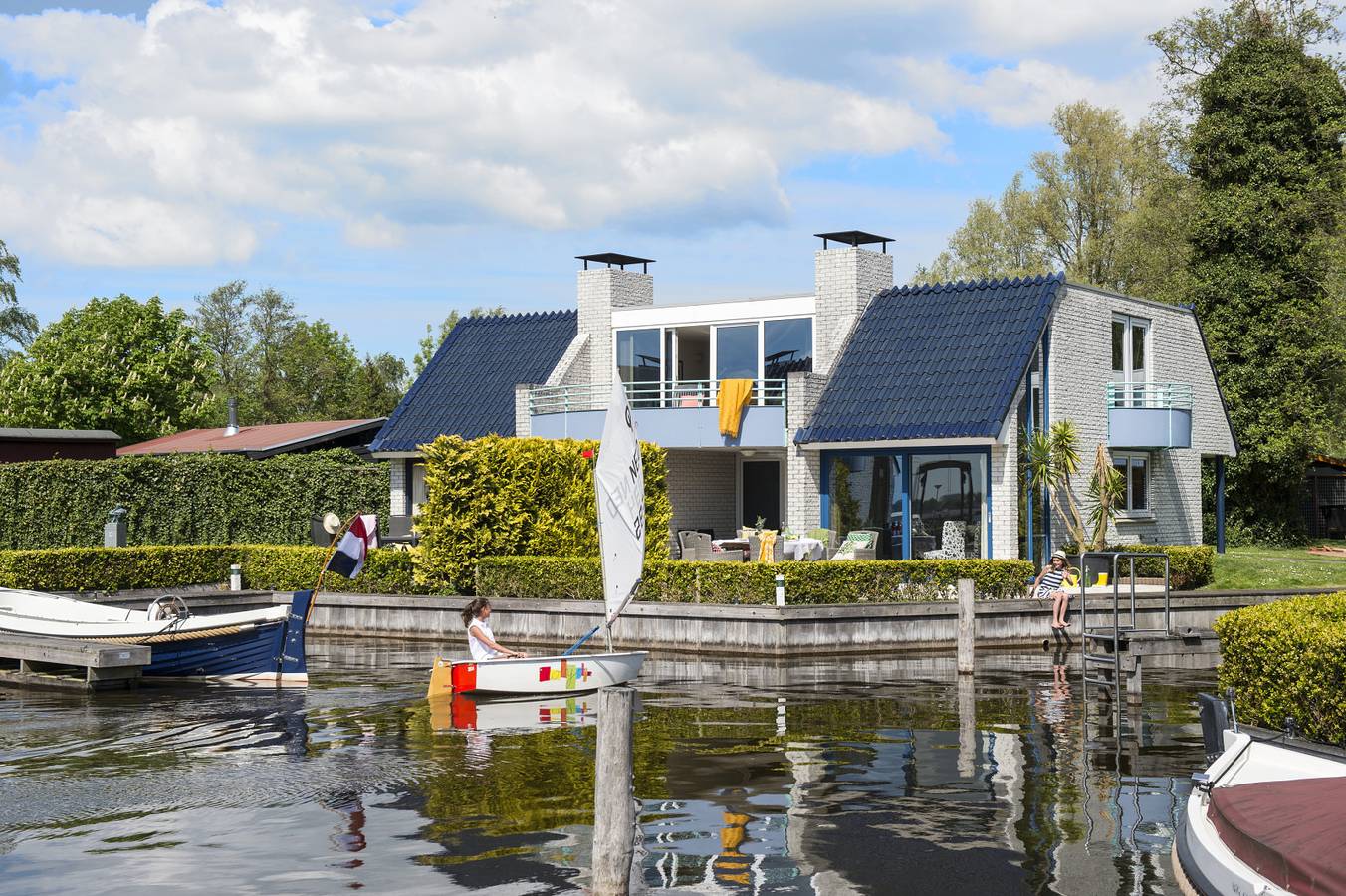 Ganze Wohnung, Komfortable 4-Personen-Wohnung in einem Park am Wasser mit Hafen in der Nähe von Amsterdam in Boomhoek, Loosdrecht