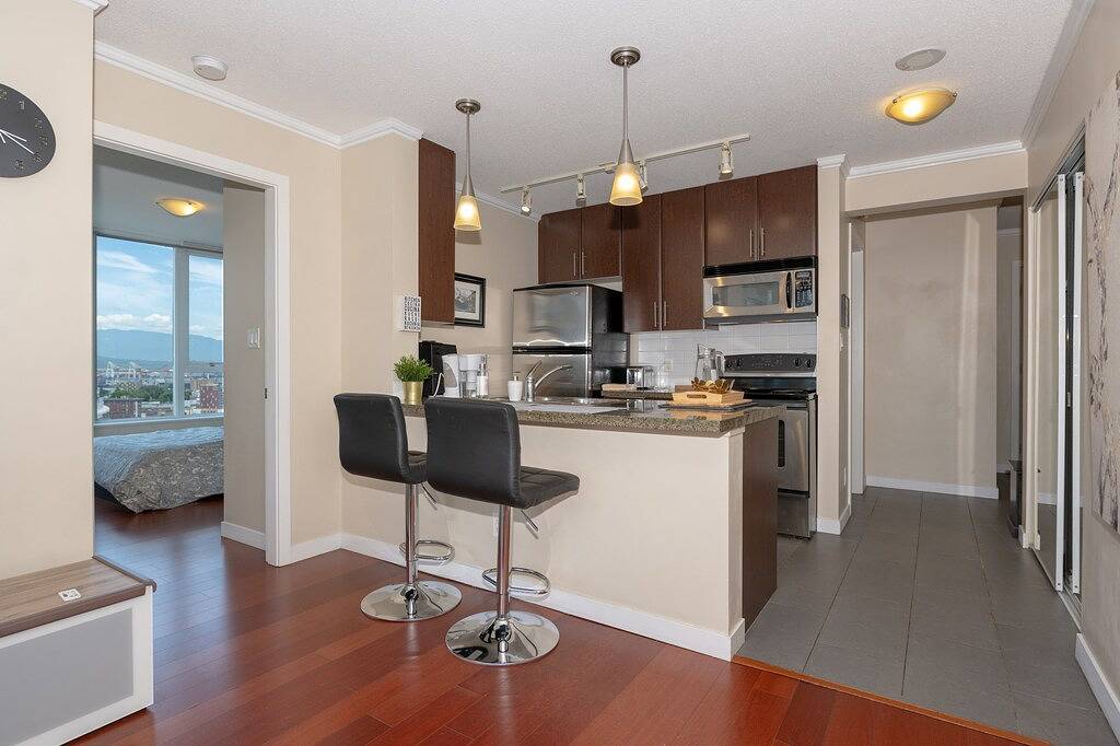 Ganze Wohnung, Vancouver condo: surreal water/mountain/harbor views 2Beds/2Ba in Vancouver, British-Columbia