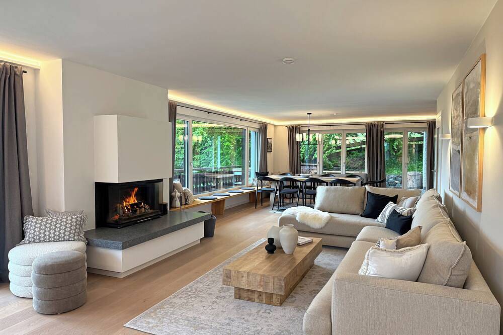 Ferienhaus Allgäu: Wohnküche, Kamin, 4 Schlafzimmer, 3 Bäder, Terrasse & Hottub in Oberstdorf, Bayerisch Schwaben