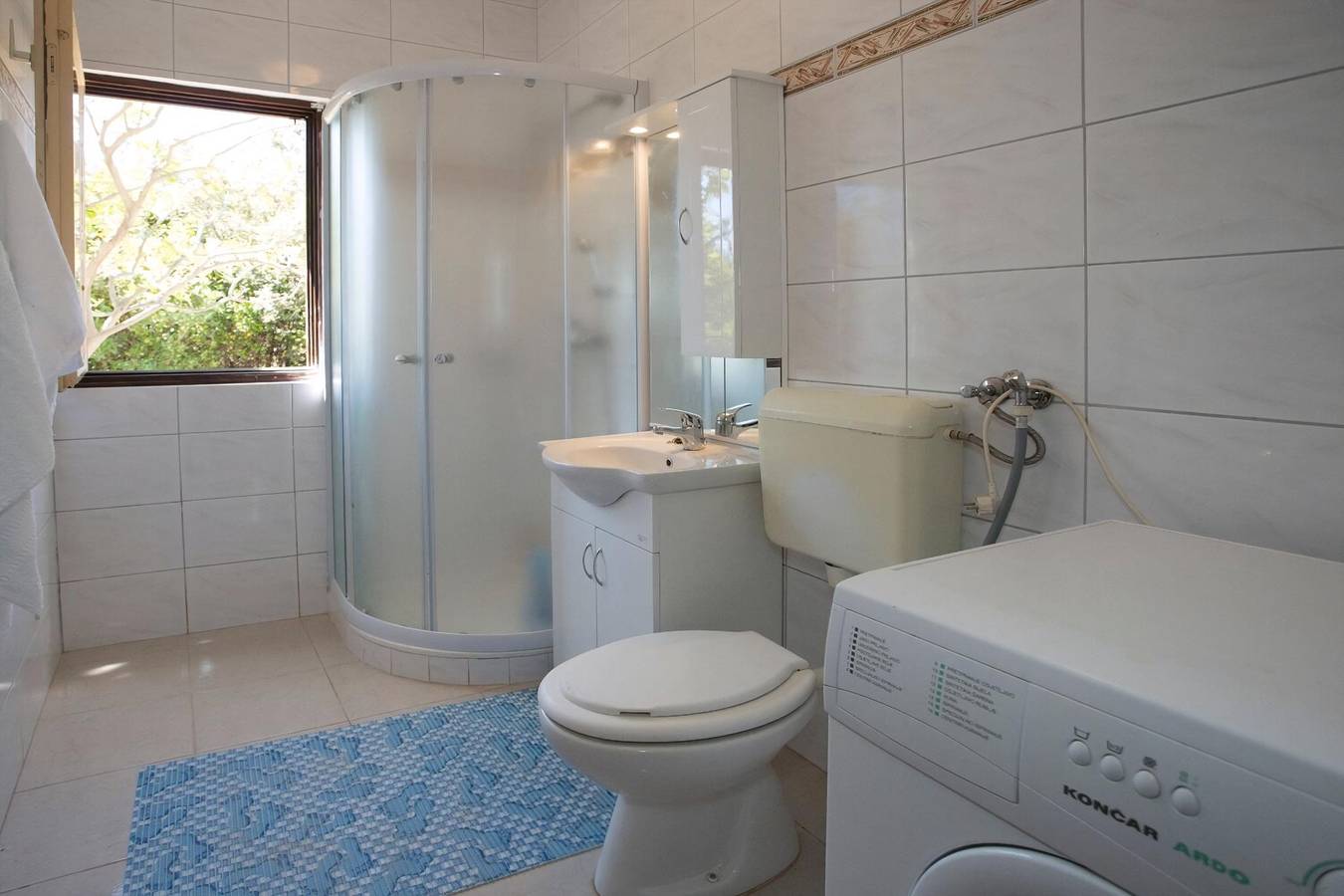 Ganze Wohnung, Apartments Ana in Maslinica, Solta