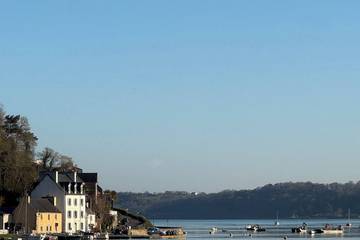 Location de vacances pour 19 personnes, avec jardin, animaux acceptés à Locquénolé