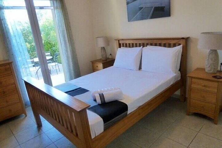 Villa de lujo 4 dormitorios 4 baños para 10 personas, paseo a la playa in Cefalonia