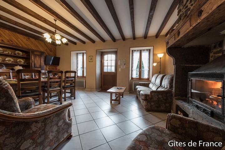 Gîte pour 6 personnes, avec jardin, animaux acceptés à Saulzet-le-Froid - 3