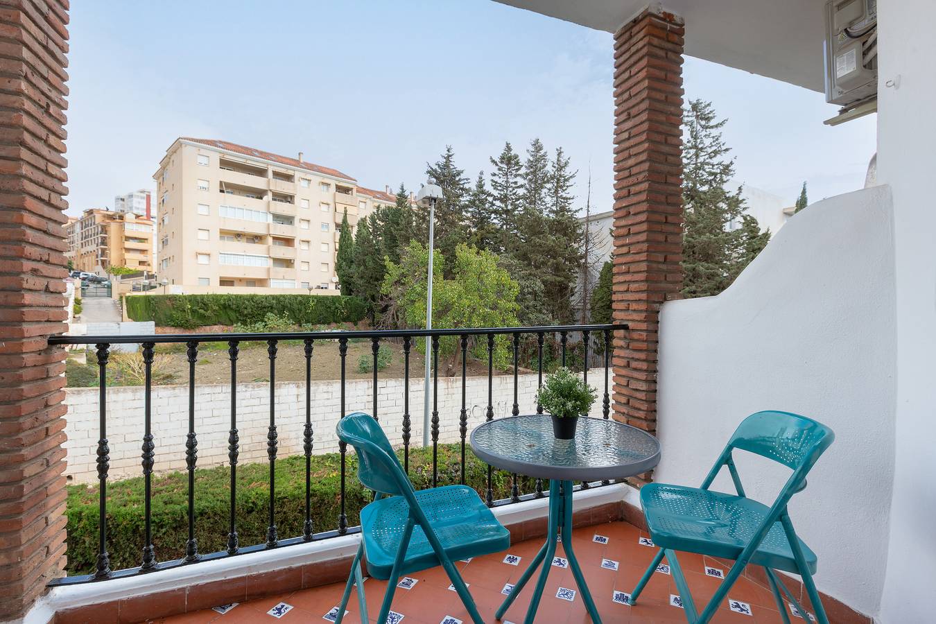 Entire apartment, "Apartamento Sol de Pueblo Quinta" with Pool, Terrace Ac & Wi-Fi in Benalmádena Costa, Benalmádena