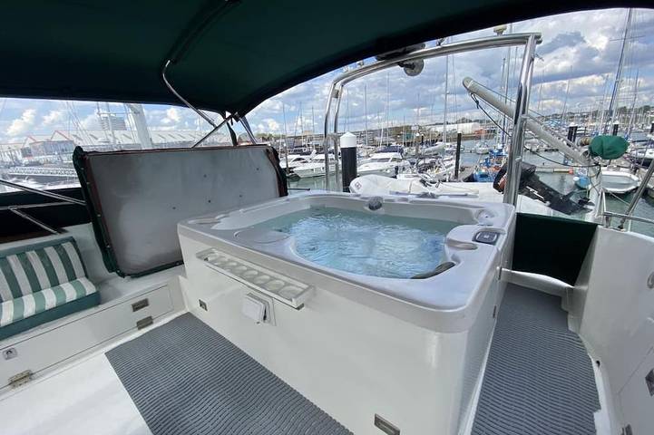 Péniche pour 4 personnes, avec jacuzzi et balcon - 1
