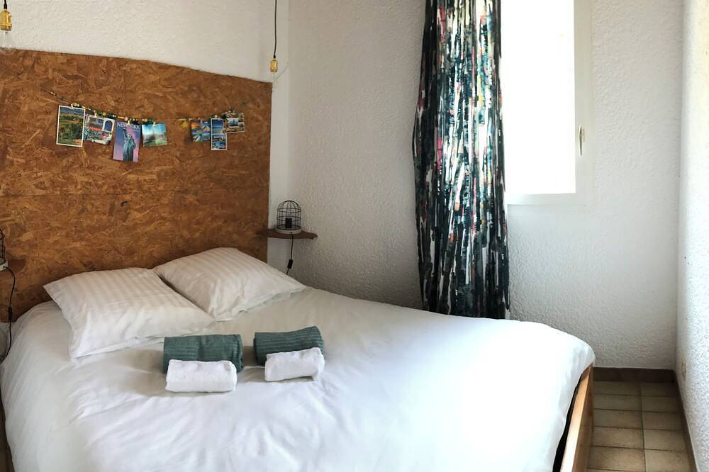 Une de nos villas dans un hameau composé de 6 villas + 1 gîte dans notre Mas, in Clamensane, Région de Forcalquier