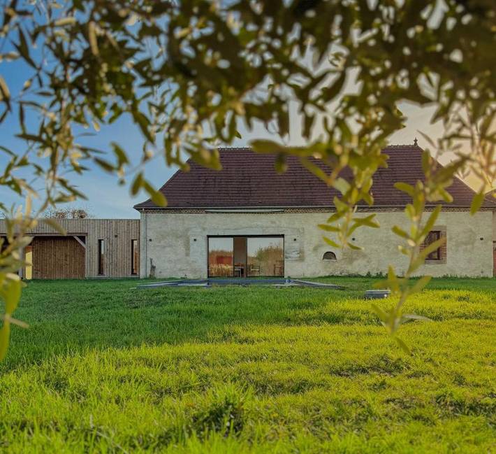 Maison de vacances pour 6 personnes, avec Terrasse et Jardin ainsi que Piscine et Sauna à Yzeure