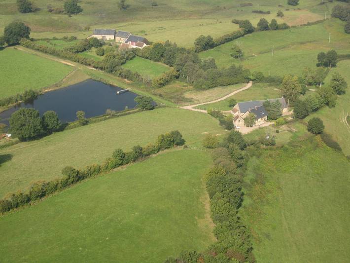 Gîte pour 6 personnes, avec terrasse et jardin, animaux acceptés à Dun-sur-Grandry