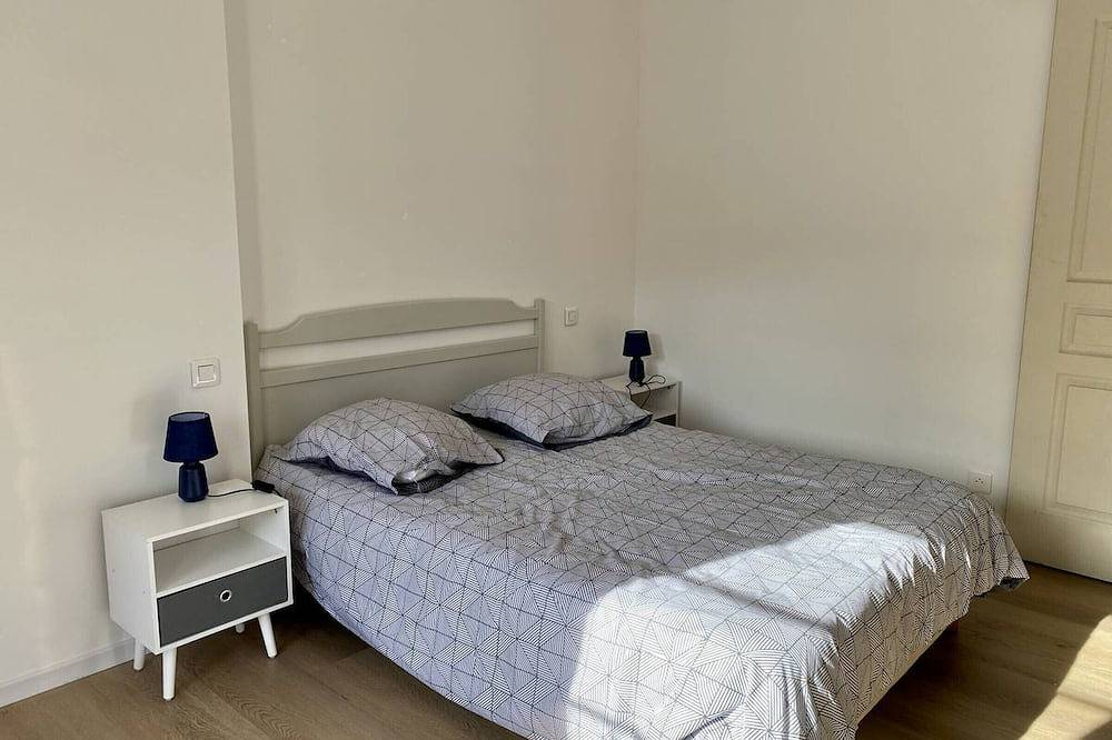 Entire apartment, Charming T2 in Cambo-les-Bains, near Thermal Baths, Wifi, sleeps 2 in Cambo-les-Bains, Bayonne region