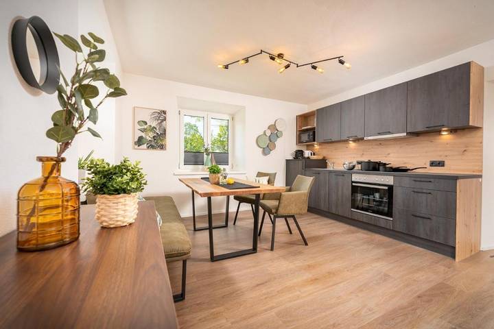 Ferienwohnung für 4 Personen, mit Balkon und Terrasse sowie Garten und Ausblick