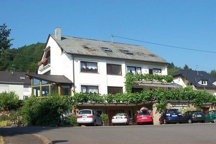 Ferienwohnung für 2 Personen, mit Terrasse und Garten an der Mosel