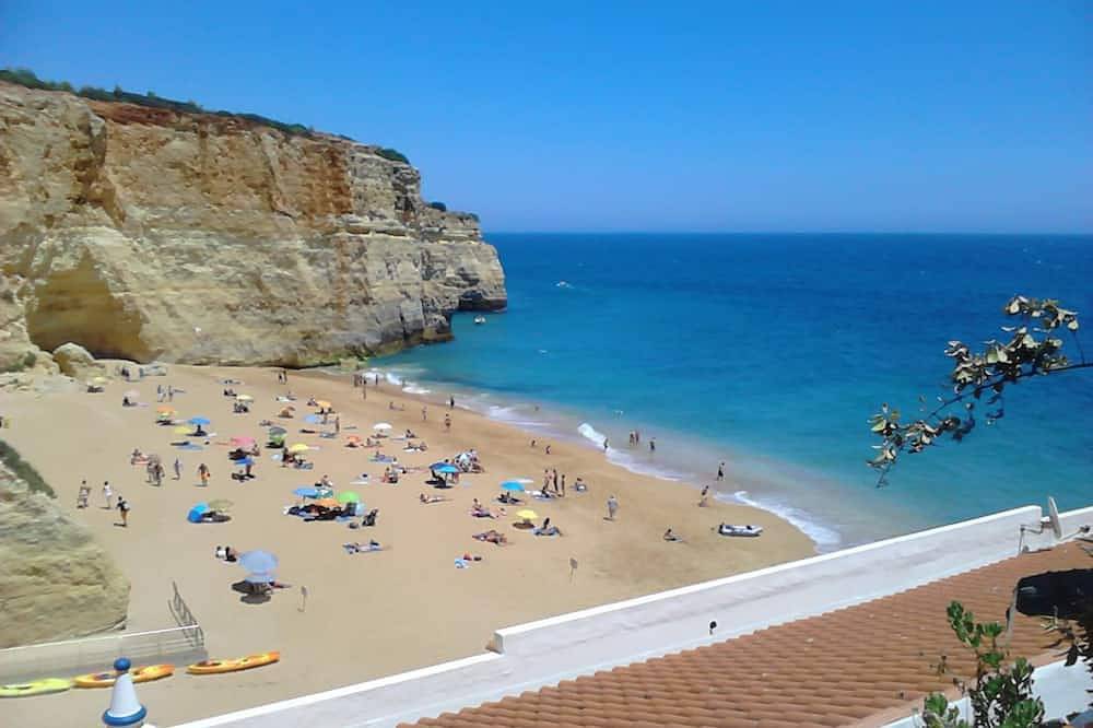 Ganze Wohnung, Wohnung in der Villa, mit Meerblick auf 100 mt. vom Strand von Benagil in Benagil, Faro Distrikt