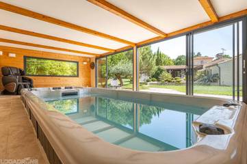 Gîte pour 10 personnes, avec jardin ainsi que jacuzzi et terrasse, animaux acceptés à Montaigu-de-Quercy