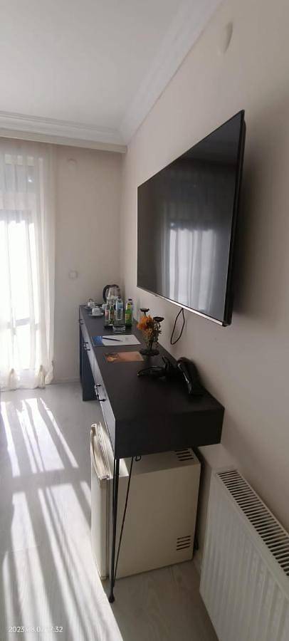 Hôtel pour 4 personnes, avec terrasse et piscine ainsi que jardin et vue