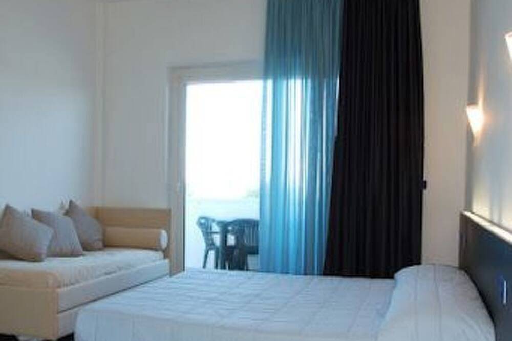 Ganze Wohnung, Superior Zwei-Zimmer-Wohnung in Alba Beach, Alba Adriatica
