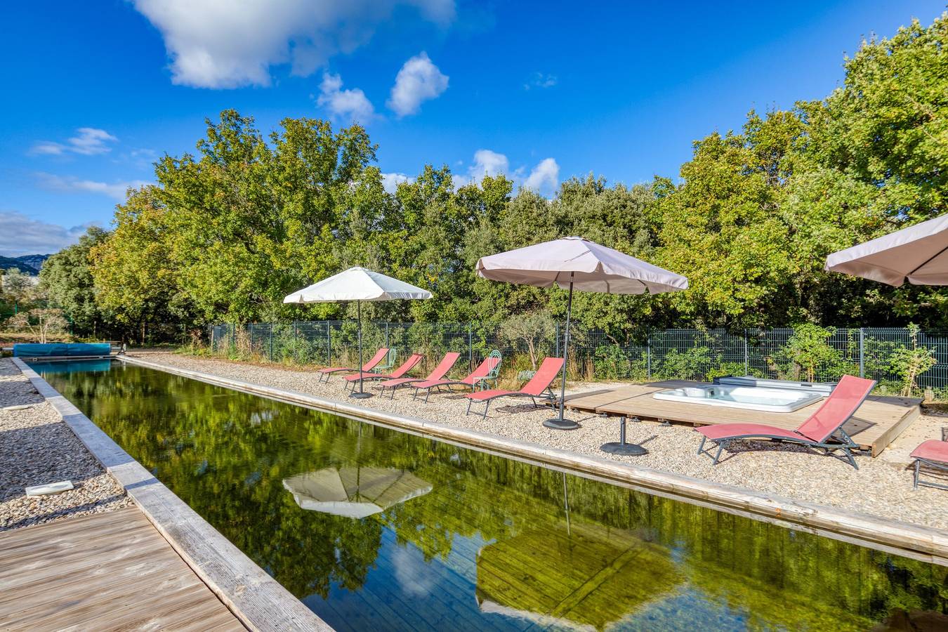 Gite Avec Piscine De 25 M Et Spa avec vue montagne in Saint-Mathieu-de-Tréviers, Région de Montpellier