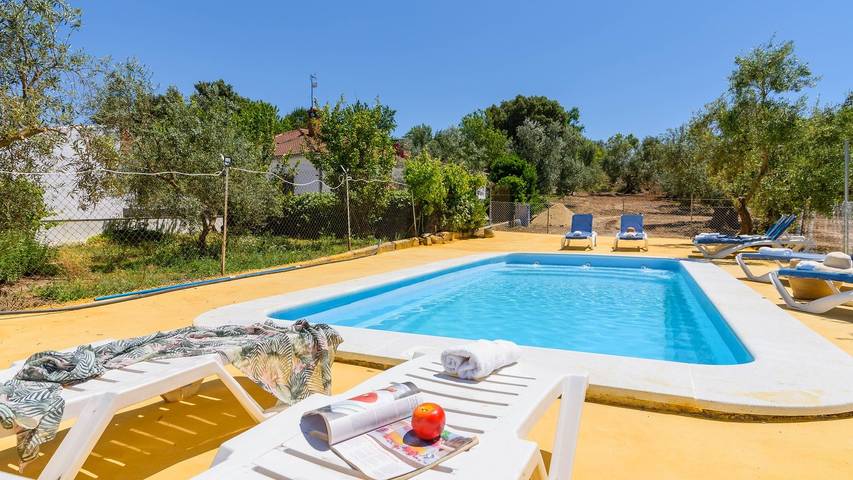 Casa rural para 12 personas, con piscina y balcón/terraza en Cañete la Real - 2