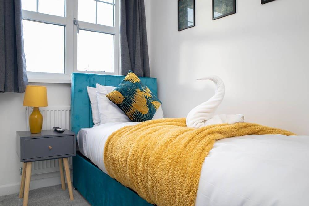 Big 4-Bed House in Haydock | Ideal for Work Crews in St Helens, Nordwestengland