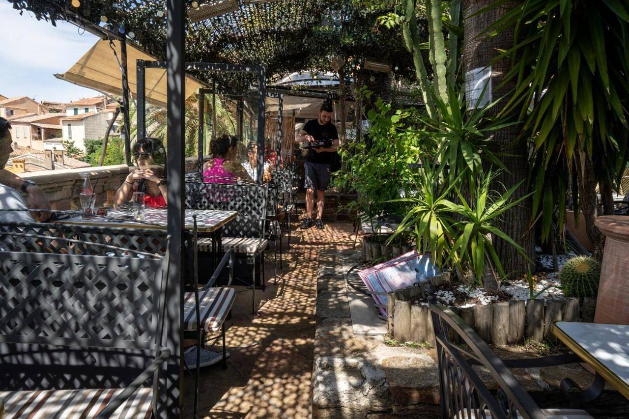Hotel Restaurant Bellevue in Bormes-les-Mimosas, Parc national de Port-Cros