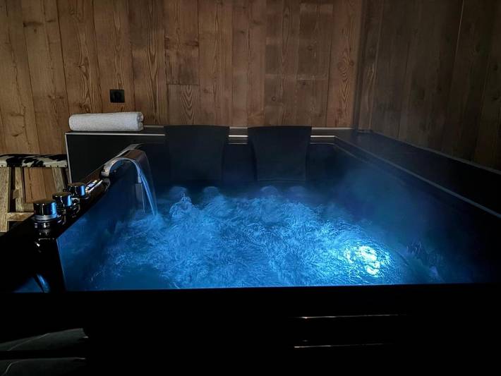 Location de vacances pour 2 personnes, avec Jacuzzi et Sauna à Bonnelles