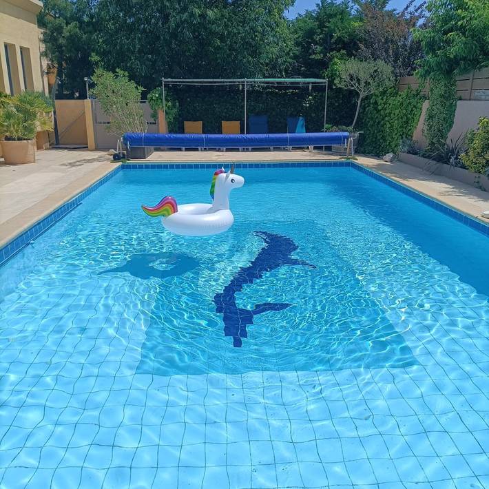 Gîte pour 4 personnes, avec piscine ainsi que terrasse et jardin