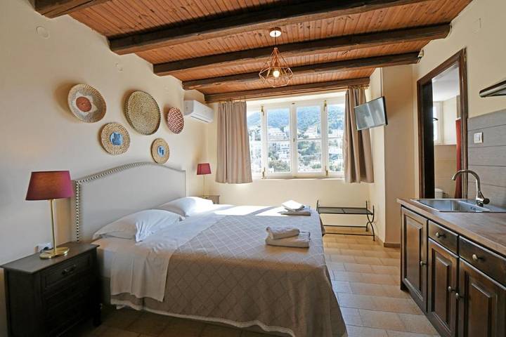 Maison d’hôte pour 2 personnes, avec jardin ainsi que vue et terrasse à Hydra - 2