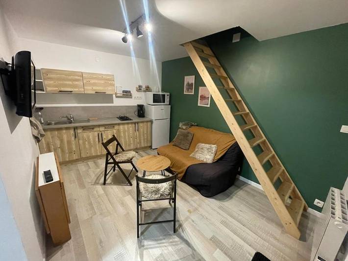 Maison de vacances pour 4 personnes, avec jardin et piscine ainsi que vue et terrasse, animaux acceptés