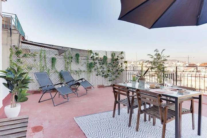 Appartamento per 40 persone, con balcone in Eixample