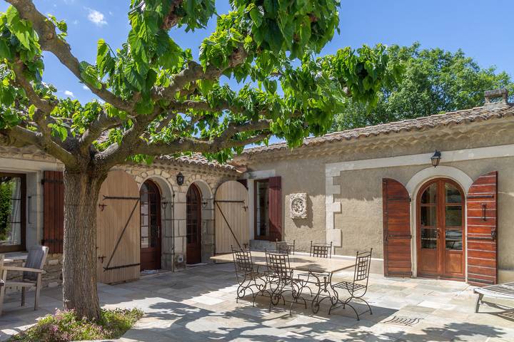 Lou Recate (12p) with pool in French Provence in Saint-Rémy-de-Provence, Region de Arles