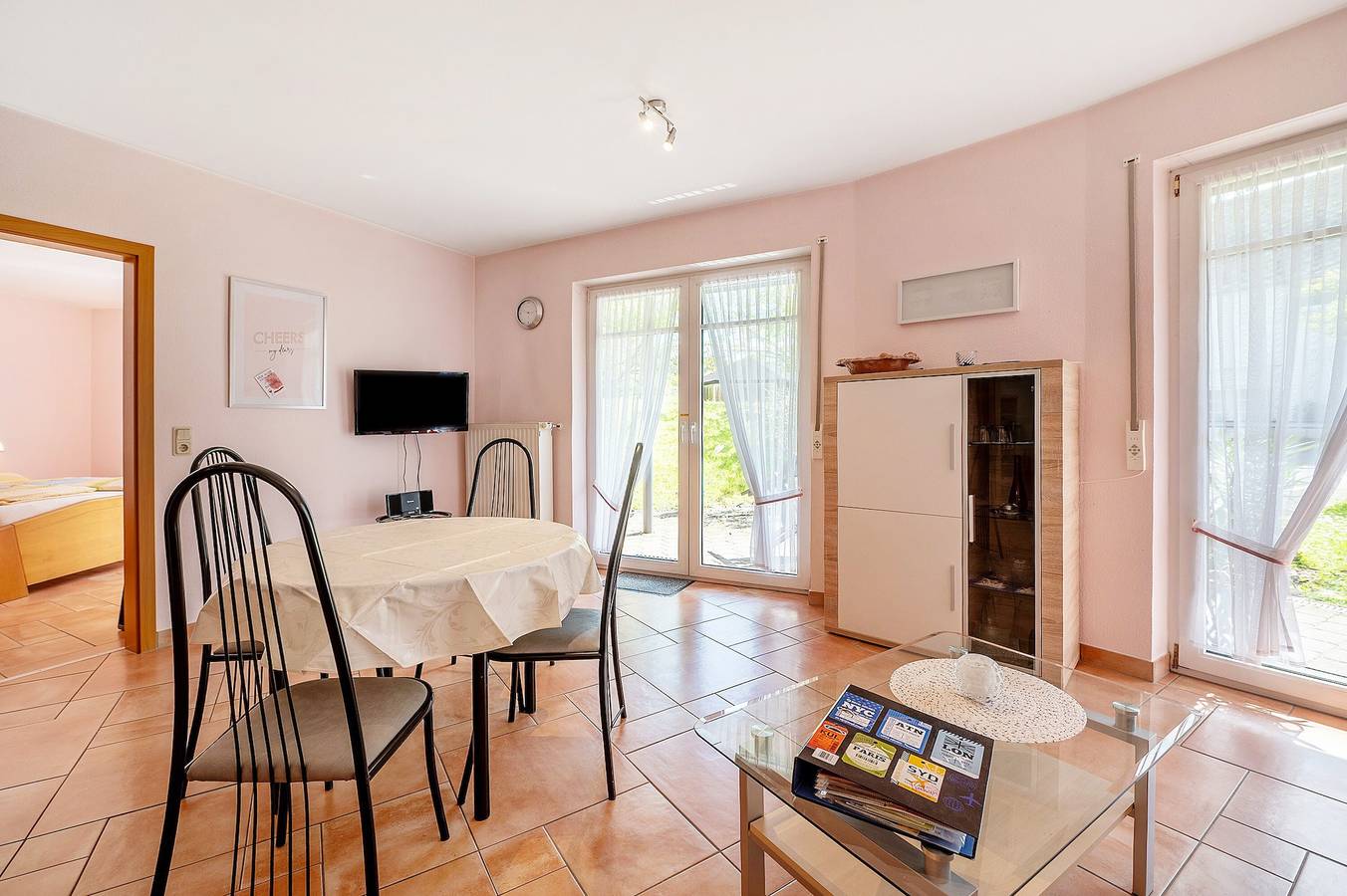 Ganze Wohnung, Ferienwohnung 'Gästehaus Mühlenhof - Spätburgunder' mit privater Terrasse, privatem Garten und Wlan in Maring-Noviand, Bernkastel-Kues & Umgebung