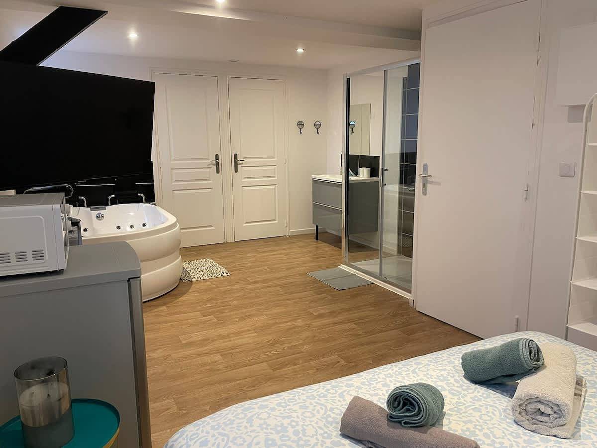 Ganzes Studio, Studio für 2 Personen mit Whirlpool in Tourcoing, Lille und Umgebung
