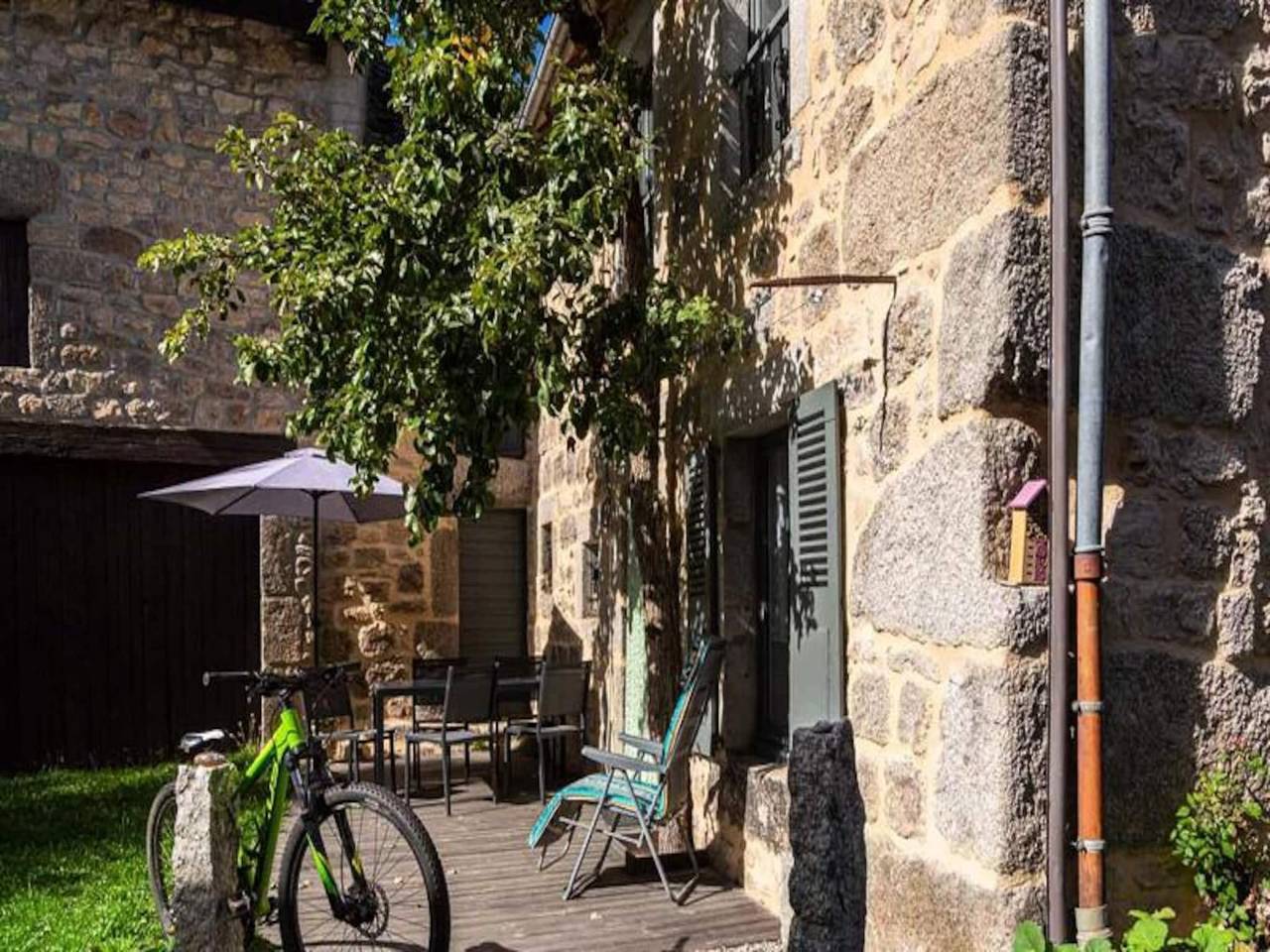 Appartement entier, Gמte de France 6 personnes in Saint-Alban-sur-Limagnole, Région de Mende
