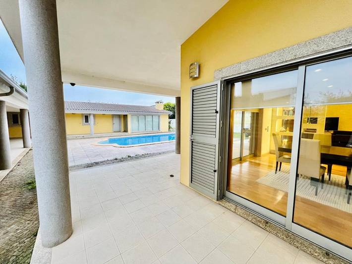 Location de vacances pour 10 personnes, avec vue ainsi que jardin et piscine, animaux acceptés à Estarreja - 4