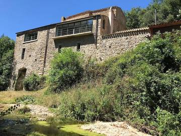Cottage pour 8 personnes, avec terrasse et piscine ainsi que jardin et vue à Albières