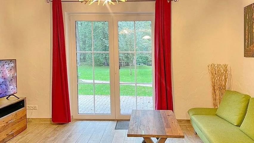 Hütte für 3 Personen, mit Terrasse und Garten, mit Haustier in Brandenburg