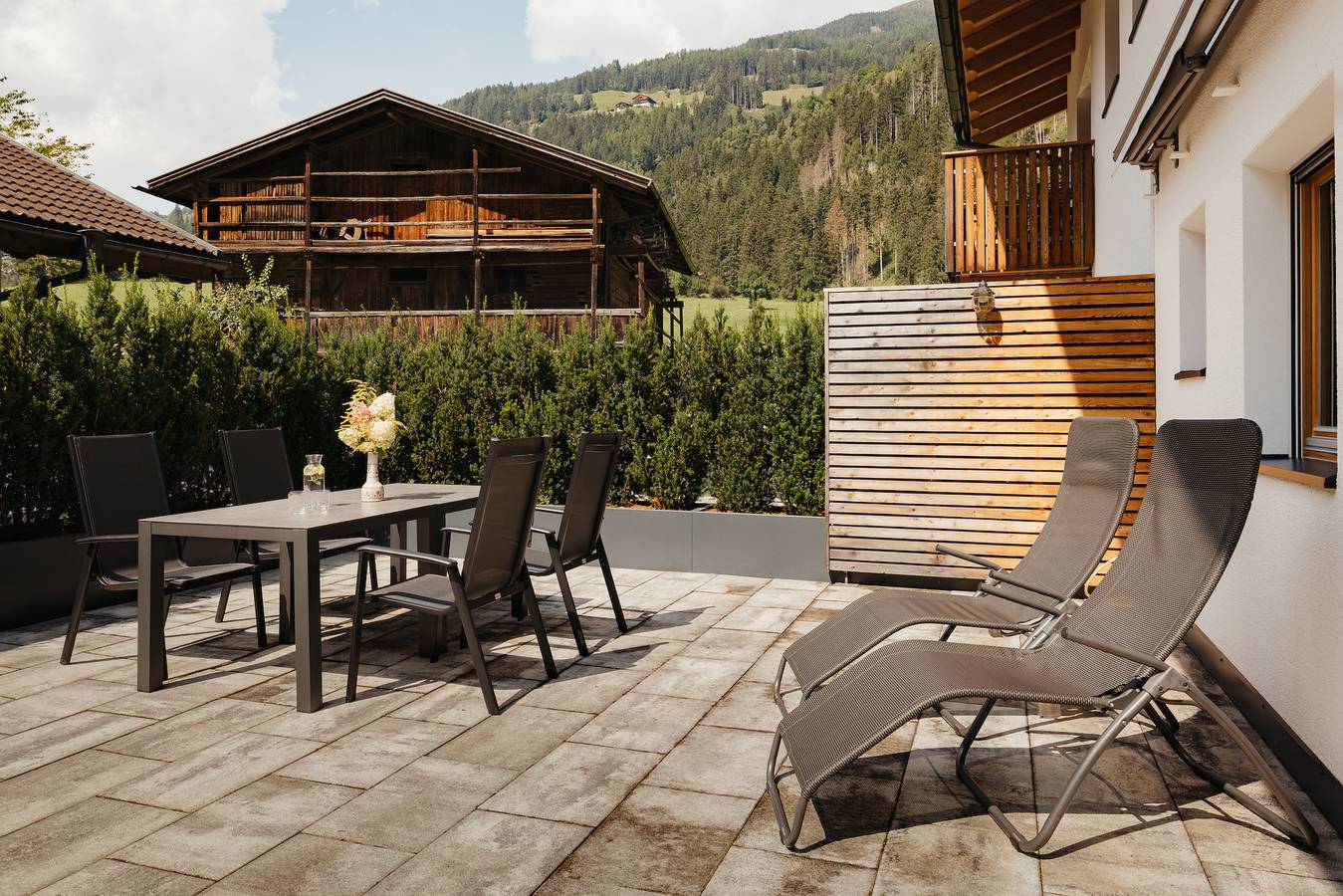 Ganze Wohnung, Ferienwohnung 'Zirm' mit Bergblick, privater Terrasse und Wlan in Mühlwald, Zillertaler Alpen