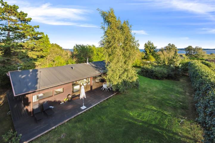 Ferieudlejning for 6 personer, med terrasse i Holbæk