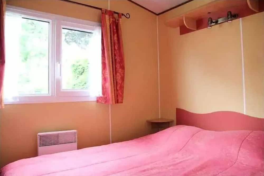 Eco 4/5p (2 chambres)  arrivée mercredi 5 personnes in La Chaize-Giraud, Vallée de la Loire