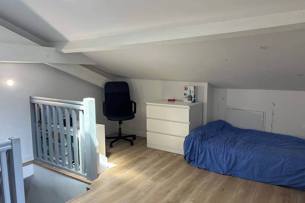 Appartement entier, Vaste duplex, coeur de village, vue montagnes, à 15 minutes des plages in Ascain, Région de Bayonne