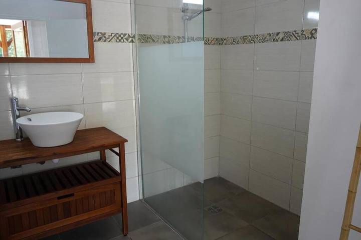 Gîte pour 4 personnes, avec jardin et vue dans Plage du Coin - 3