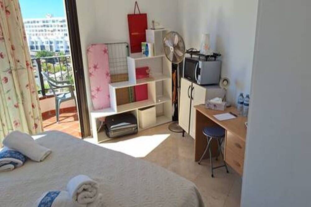 Room + bathroom, splendid sea view, well equipped in Callao Salvaje, Adeje