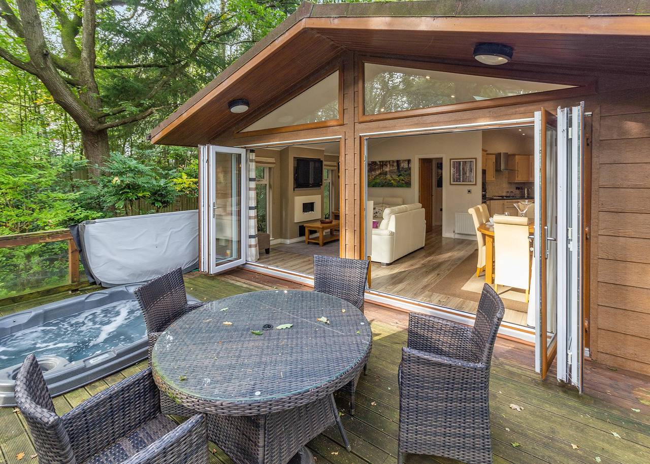 The Woodlands Retreat in Eaton, Cheshire East