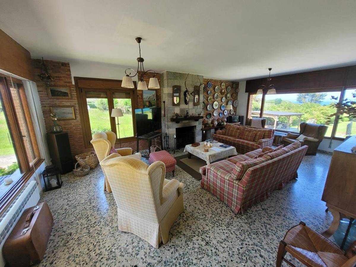 Casa Rural Los Sabugos, entre el mar y la montaña in La Isla (Colunga), Colunga