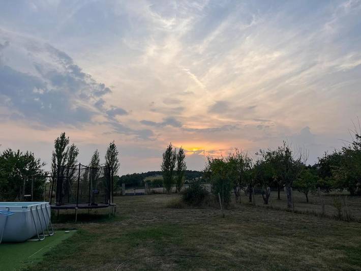 Location de vacances pour 7 personnes, avec piscine ainsi que jacuzzi et jardin à Scorbé-Clairvaux - 2