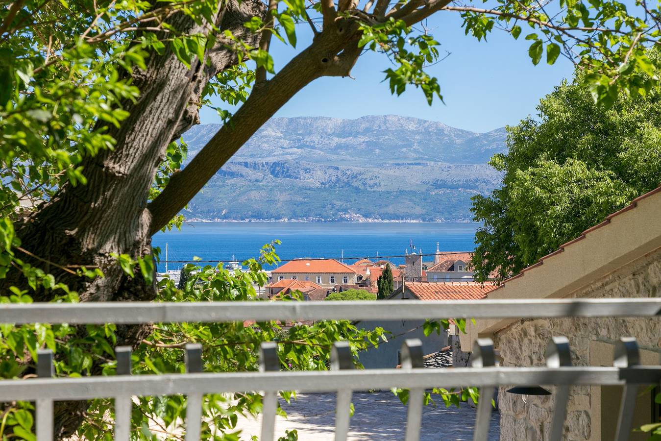 Ganze Wohnung, Studio Appartement mit Terrasse und Meerblick Supetar, Brac As-22123-a in Supetar, Brac