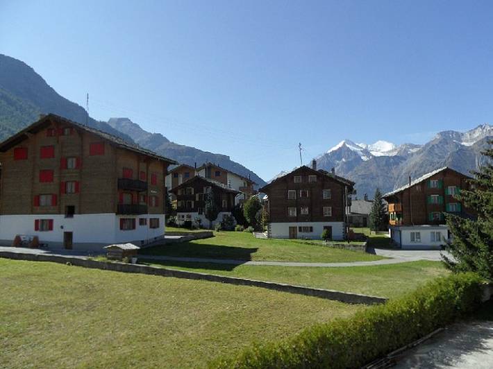 Hütte für 4 Personen, mit Terrasse und Sauna in der Schweiz - 2